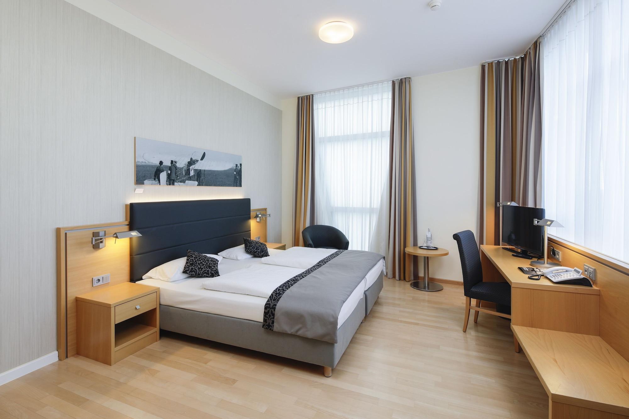 Airporthotel Berlin-Adlershof Exterior foto